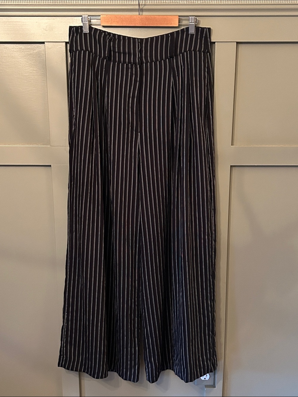 By Anthropologie Pinstripe Wide Leg Trousers Pants High Rise Black Size 14 - Picture 5 of 13